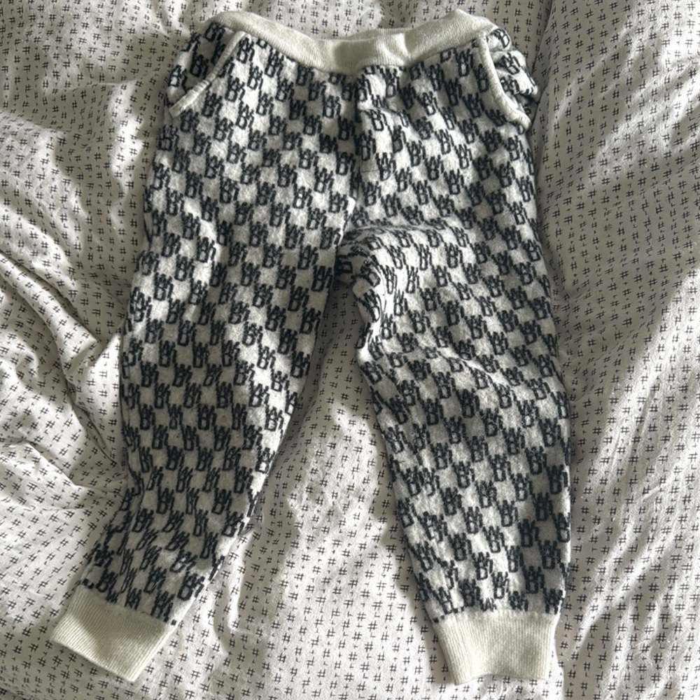 Welldone | Gray and White Ankle Cropped Pants with Geometric Design